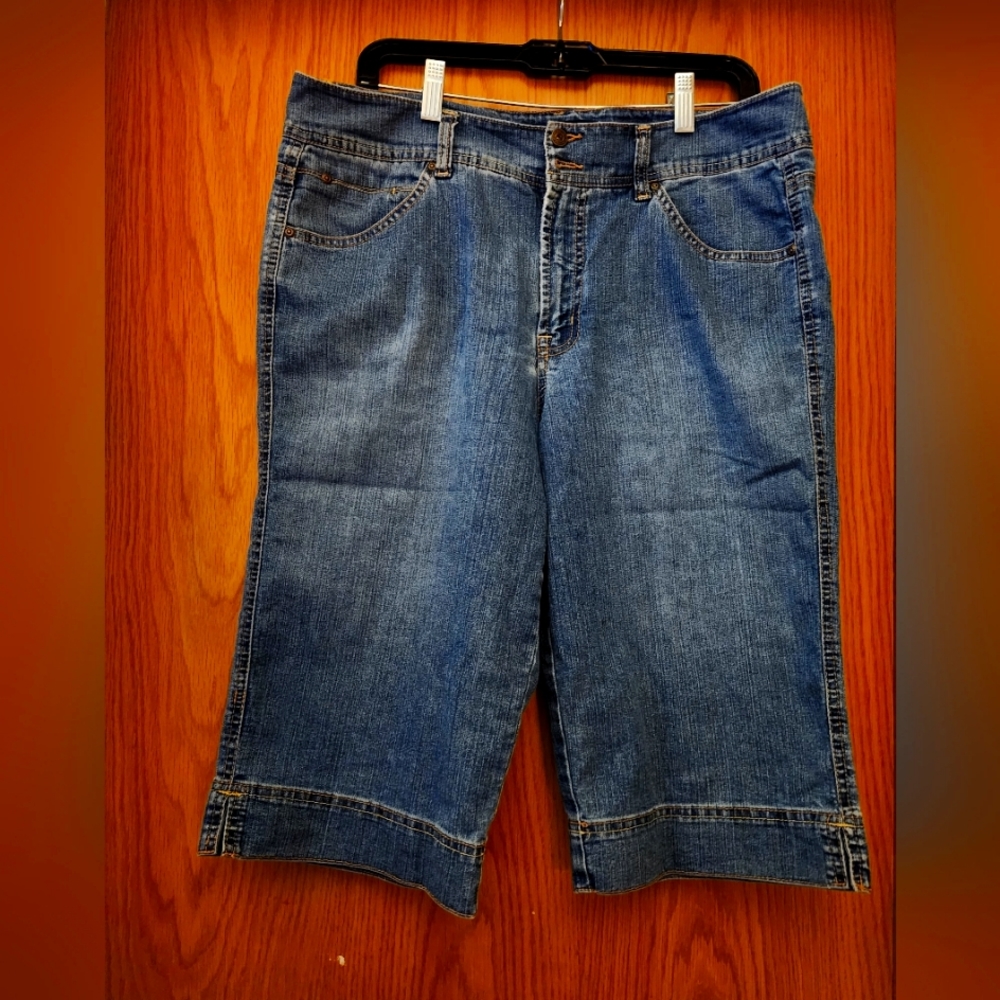 Womens denim capris